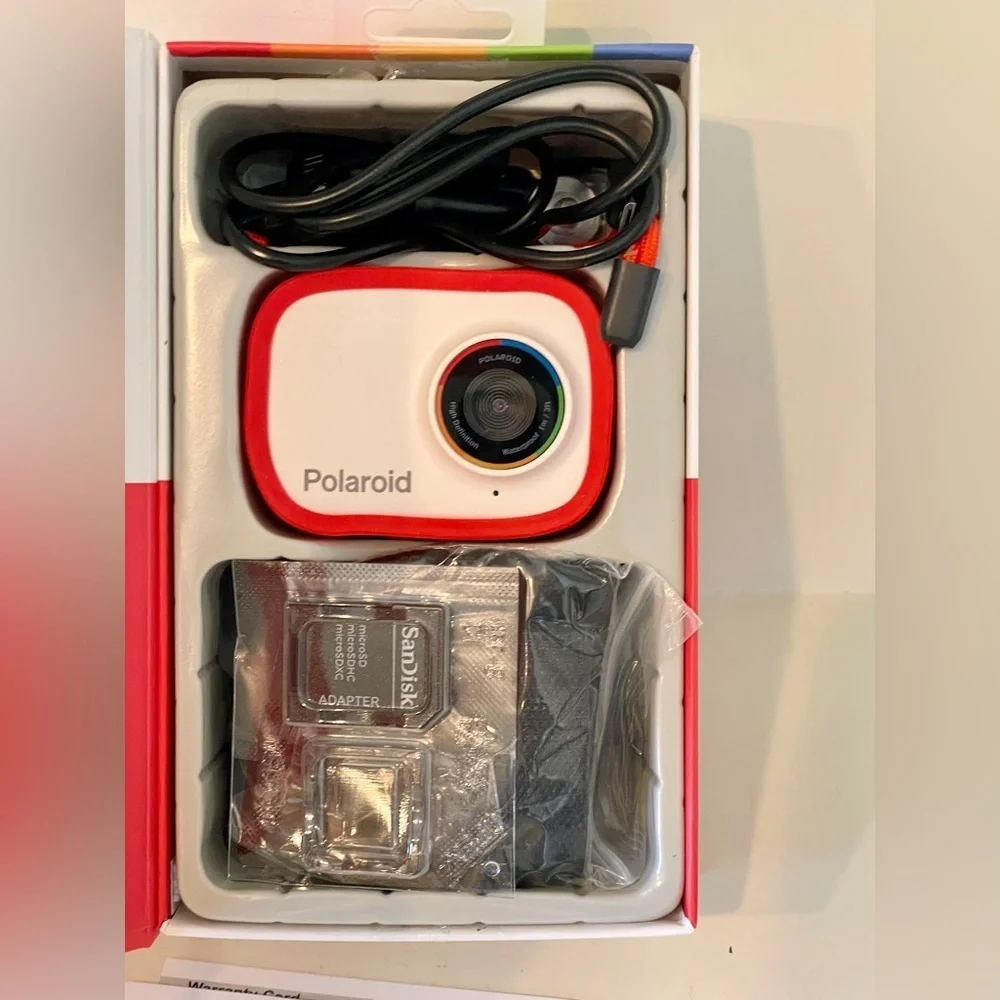 Polaroid NWT ID757 Waterproof Action Camera Digital New In Box 720p 12.1mp